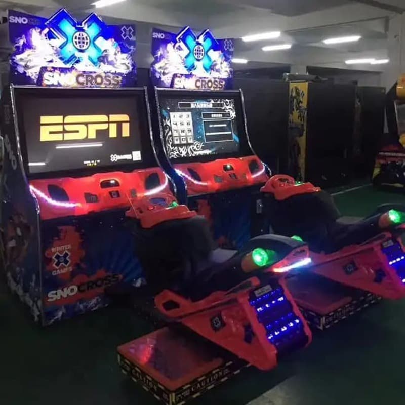 Thrilling Racing Adventure with Arcade Machines